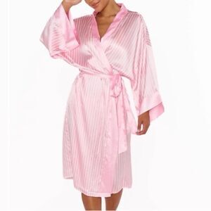 Show Me Your Mumu Robe - OS